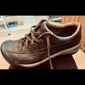 Keen hiking/camping shoe used sz.8